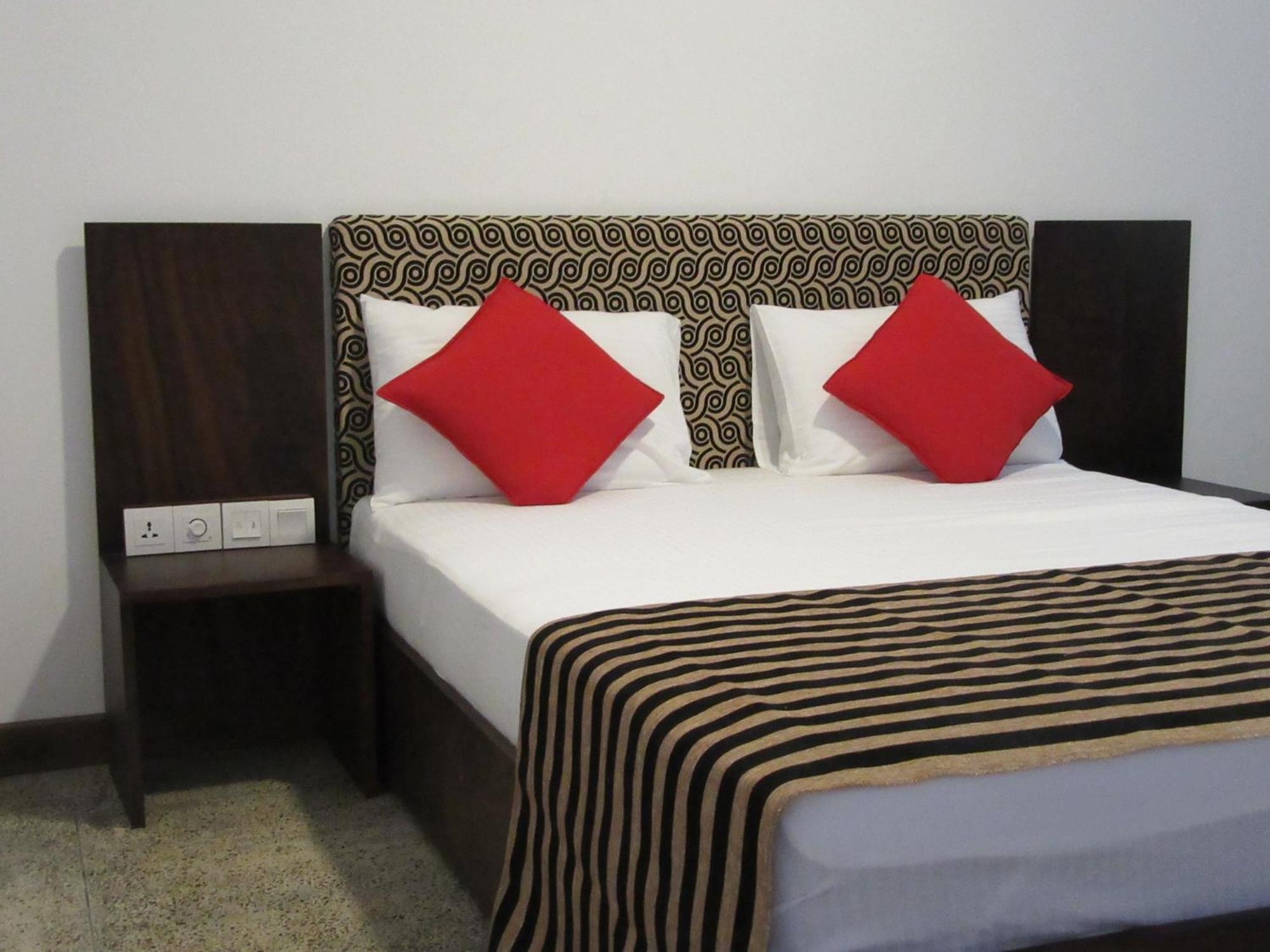 Miridiya Resort Yatiyantota Esterno foto