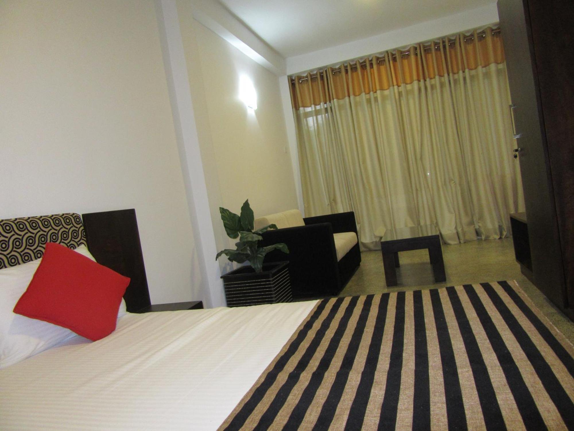 Miridiya Resort Yatiyantota Esterno foto